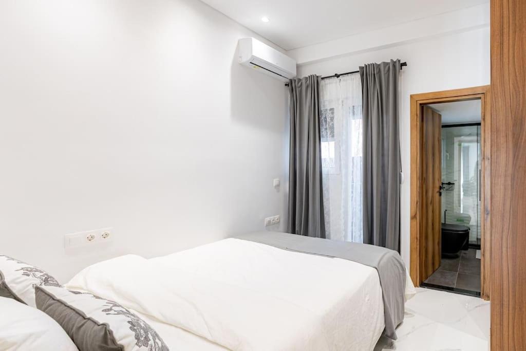 Spacious And Modern Flat At Koukaki, Near Acropolis Athens Exterior photo
