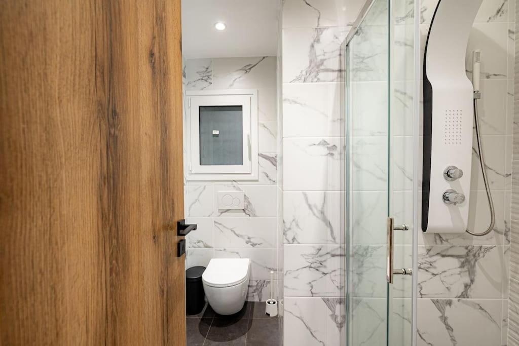 Spacious And Modern Flat At Koukaki, Near Acropolis Athens Exterior photo