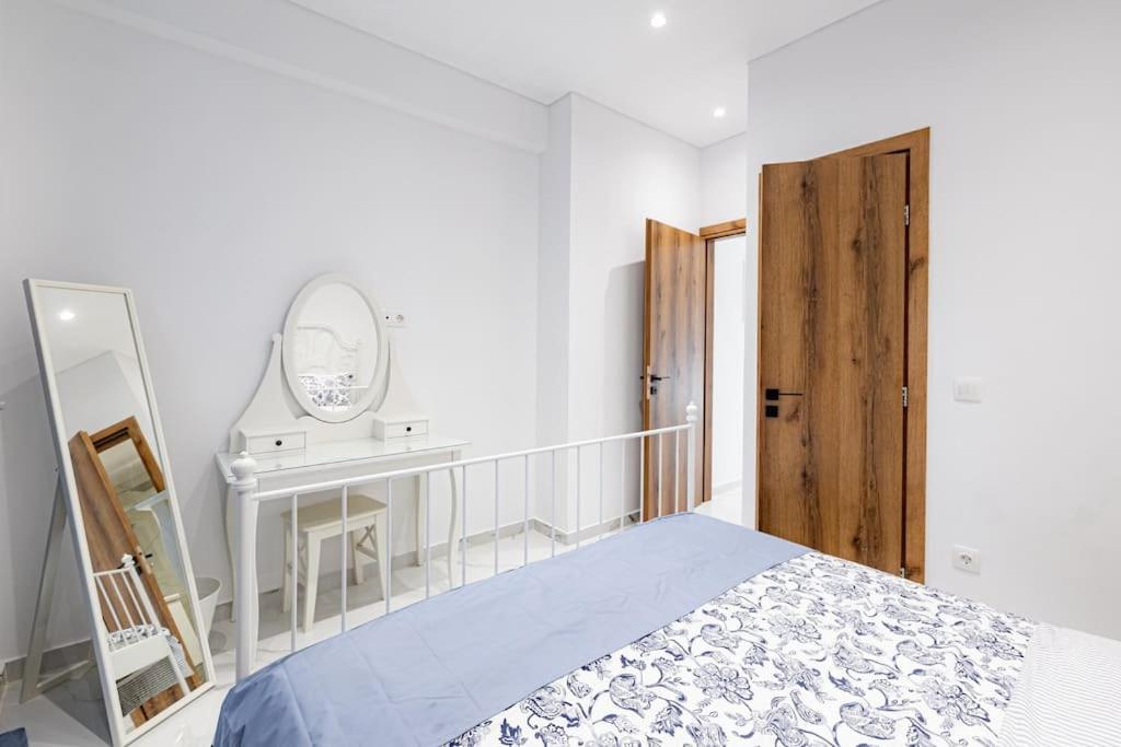 Spacious And Modern Flat At Koukaki, Near Acropolis Athens Exterior photo