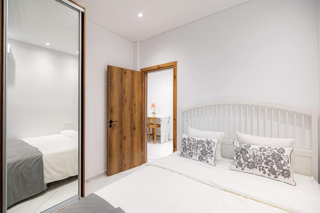 Spacious And Modern Flat At Koukaki, Near Acropolis Athens Exterior photo